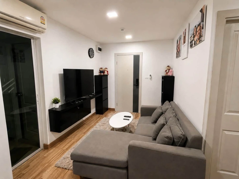 Selling The One Plus D Huamak 12, corner unit, less crowded, great location, fully furnished. Book now!