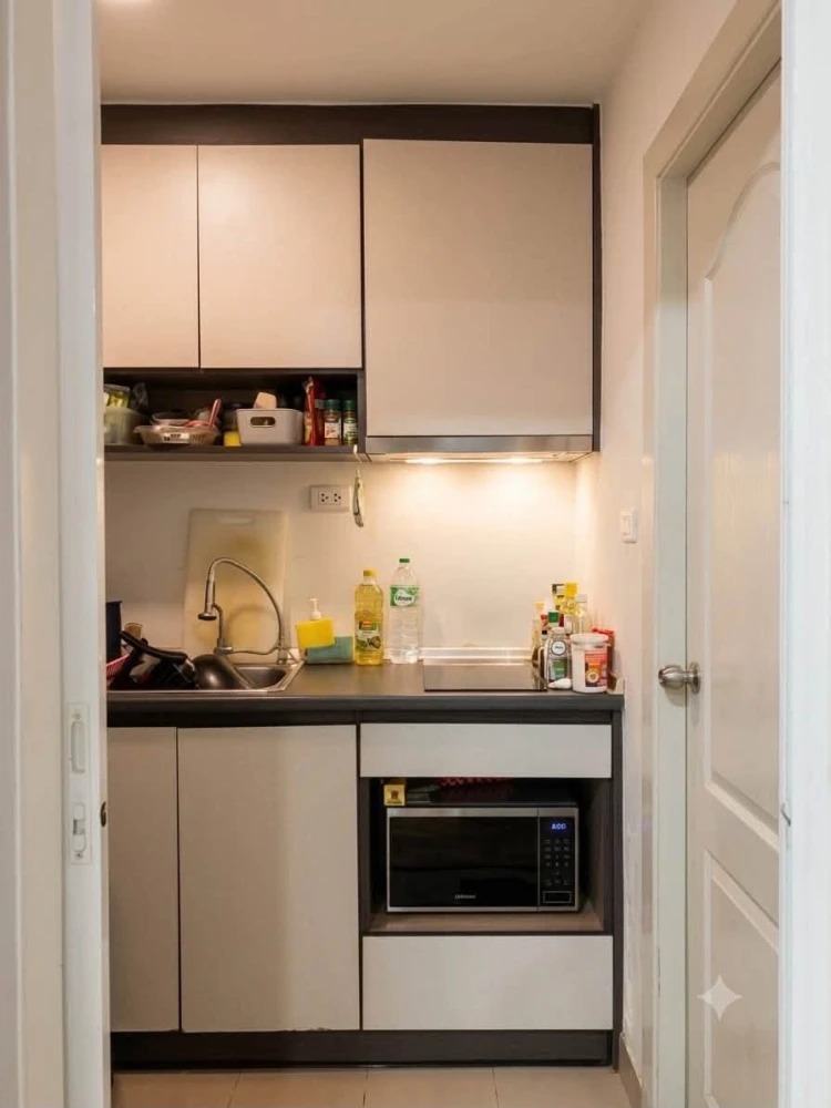 Selling The One Plus D Huamak 12, corner unit, less crowded, great location, fully furnished. Book now!