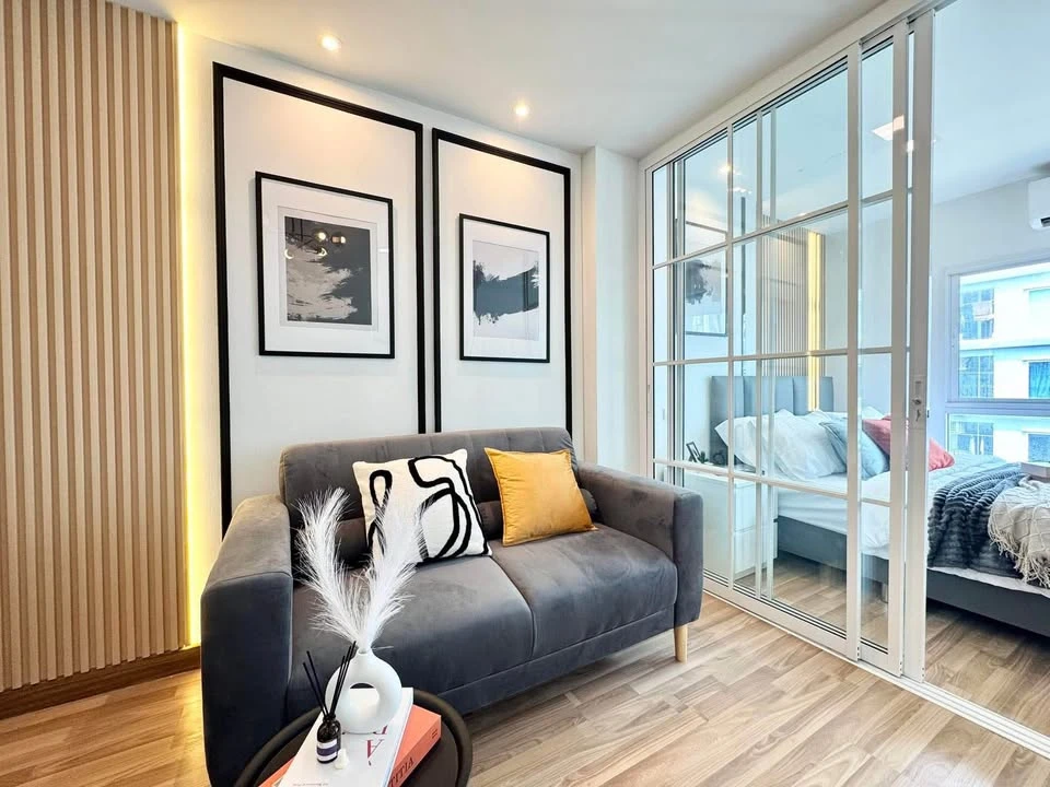 For sale: The One Plus D Huamak 12, beautifully decorated room, stylish and complete with quality furniture. You will regret it if you miss it.