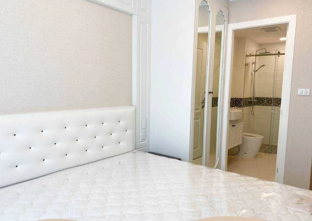 Selling a ground floor room at The Orient Resort and Spa, with pool access and full amenities. Book now!