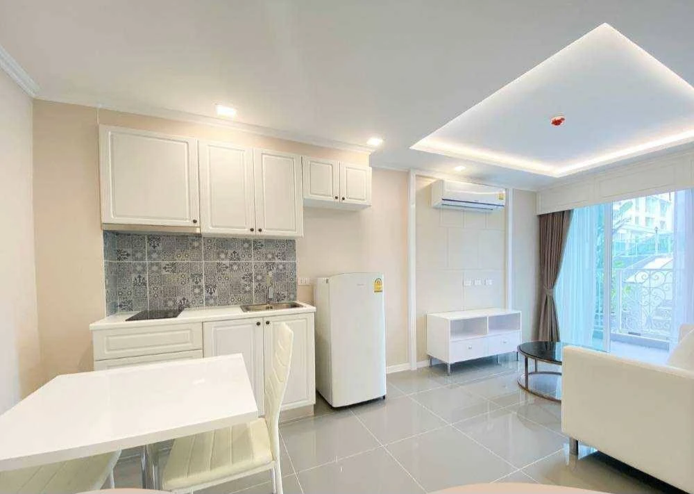 Selling a ground floor room at The Orient Resort and Spa, with pool access and full amenities. Book now!