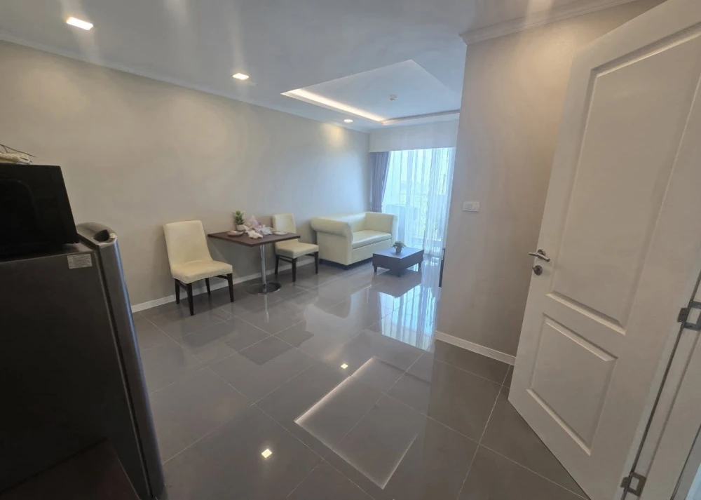 Selling a unit at The Orient Jomtien Resort & Spa, Building B, 7th floor. City view, spacious and comfortable room with built-in furnishings. Don't mi