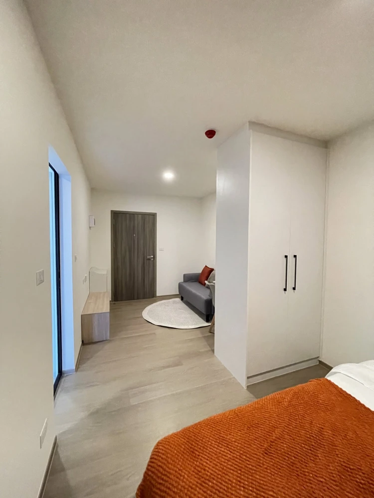 Selling a beautifully furnished, fully equipped 6th-floor unit at The Origin Bangkae. The room is bright white, spacious, and comfortable. Book now!