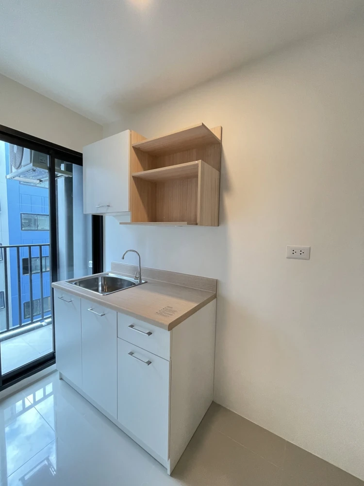 Selling a beautifully furnished, fully equipped 6th-floor unit at The Origin Bangkae. The room is bright white, spacious, and comfortable. Book now!