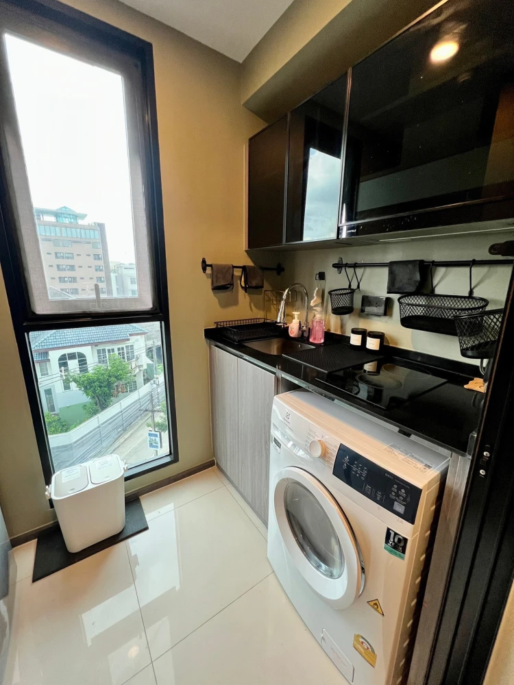 For Sale: THE ORIGIN Ladprao 15, 5th floor. Fully furnished and inviting—book now! Don't miss out.