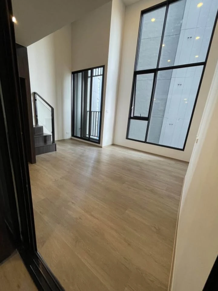 Selling The Origin Plug & Play Ramintra. A comfortable, high-ceilinged, spacious unit in a great location with unobstructed views. Book now!