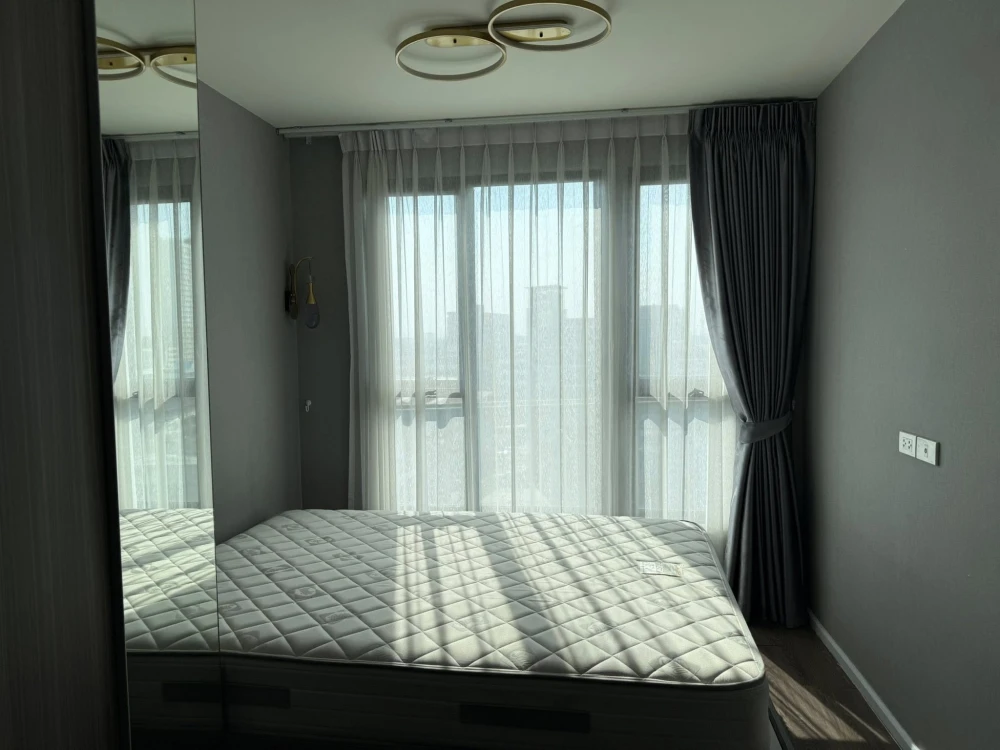 Selling The Origin Ladprao-Bangkapi condo. Walking distance to The Mall Bangkapi, Makro, Tawanna, and Nomjit. Comes with many freebies. Don't miss out