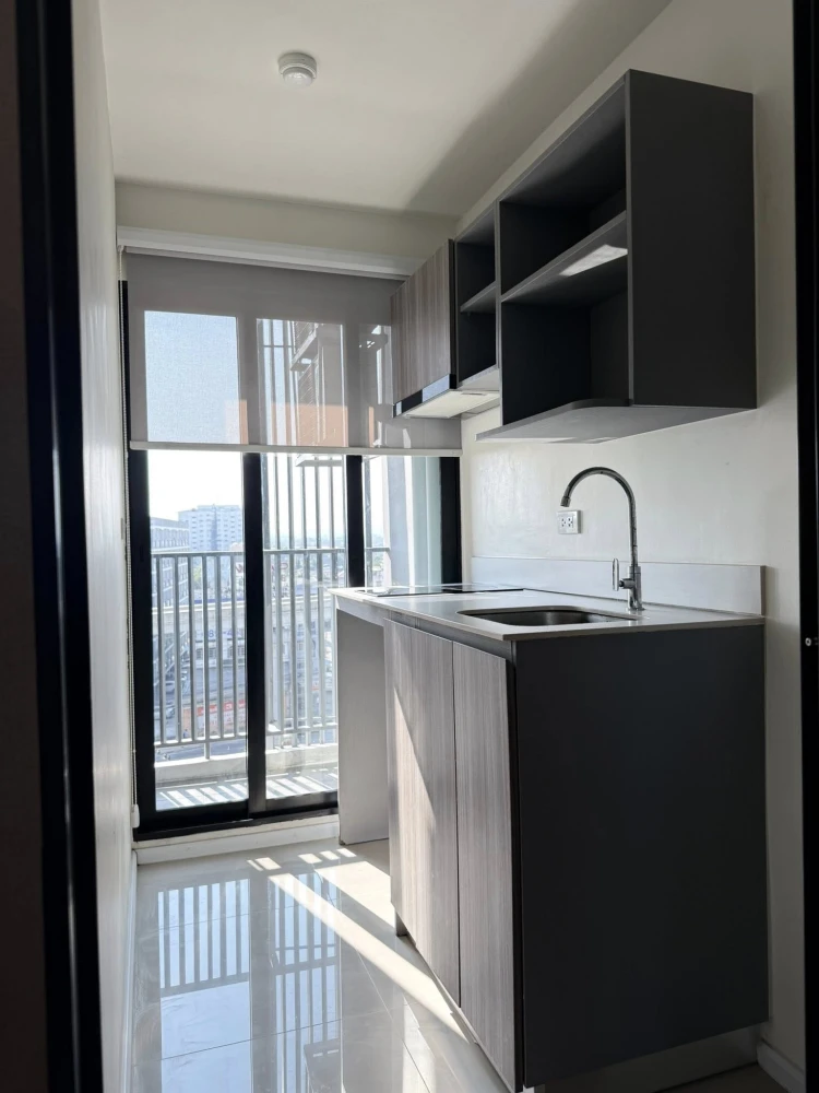 Selling The Origin Ladprao-Bangkapi condo. Walking distance to The Mall Bangkapi, Makro, Tawanna, and Nomjit. Comes with many freebies. Don't miss out