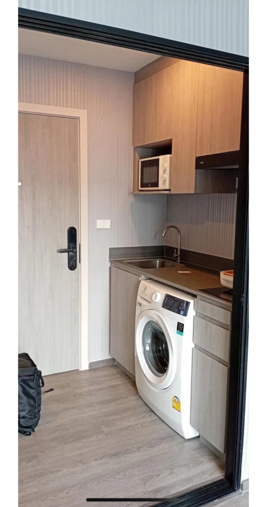 For sale: The Origin On Nut, 1 bedroom, Building B, 8th floor, fully furnished, just bring your own luggage and move in.