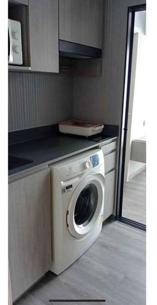 For sale: The Origin On Nut, 1 bedroom, Building B, 8th floor, fully furnished, just bring your own luggage and move in.