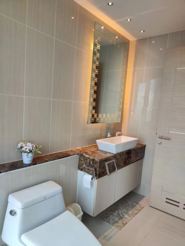 For sale: The Palm Wongamat Beach Pattaya, 7th floor, sea view, fully furnished, reserve now.