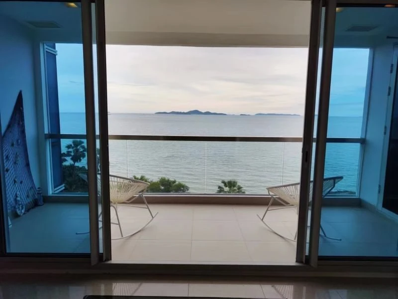 For sale: The Palm Wongamat Beach Pattaya, 7th floor, sea view, fully furnished, reserve now.