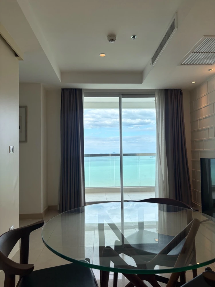 For sale: The Palm Wongamat Beach Pattaya, a nice room, good location, complete amenities, beautiful view, reserve now!