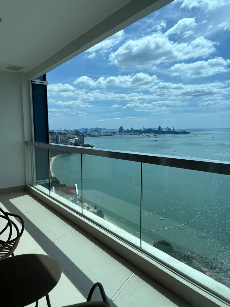 For sale: The Palm Wongamat Beach Pattaya, a nice room, good location, complete amenities, beautiful view, reserve now!