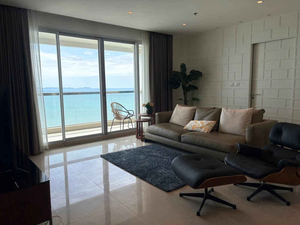For sale: The Palm Wongamat Beach Pattaya, a nice room, good location, complete amenities, beautiful view, reserve now!