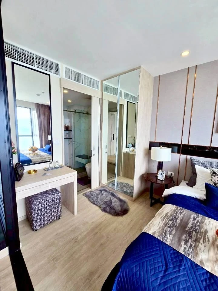 For sale: The Panora Pattaya (South Pattaya), a luxurious sea view condominium, high floor, fully furnished, ready to move in.