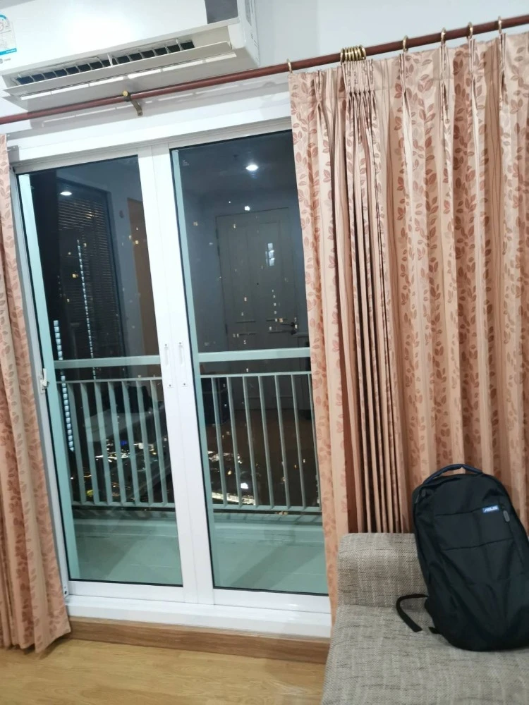 For sale: The Parkland Grand Taksin, high floor, city view, no buildings blocking, fully furnished, interested, hurry and reserve now, urgent!