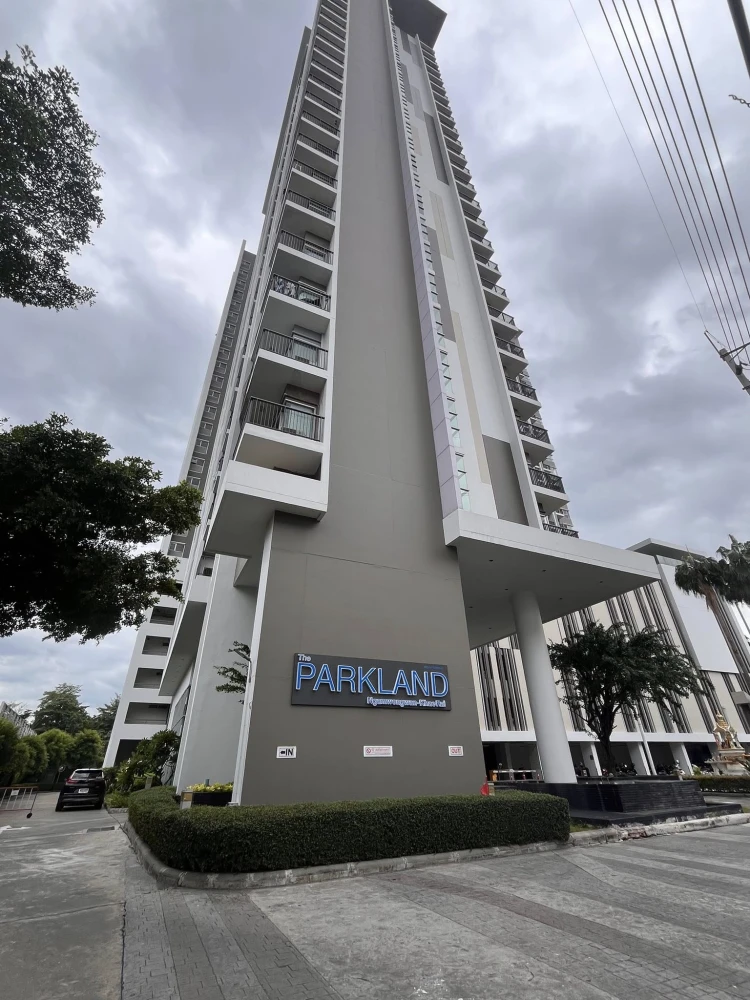 For sale: The Parkland Ngamwongwan Khaerai, ready to move in, spacious and comfortable room. Reserve now, don't miss out+++