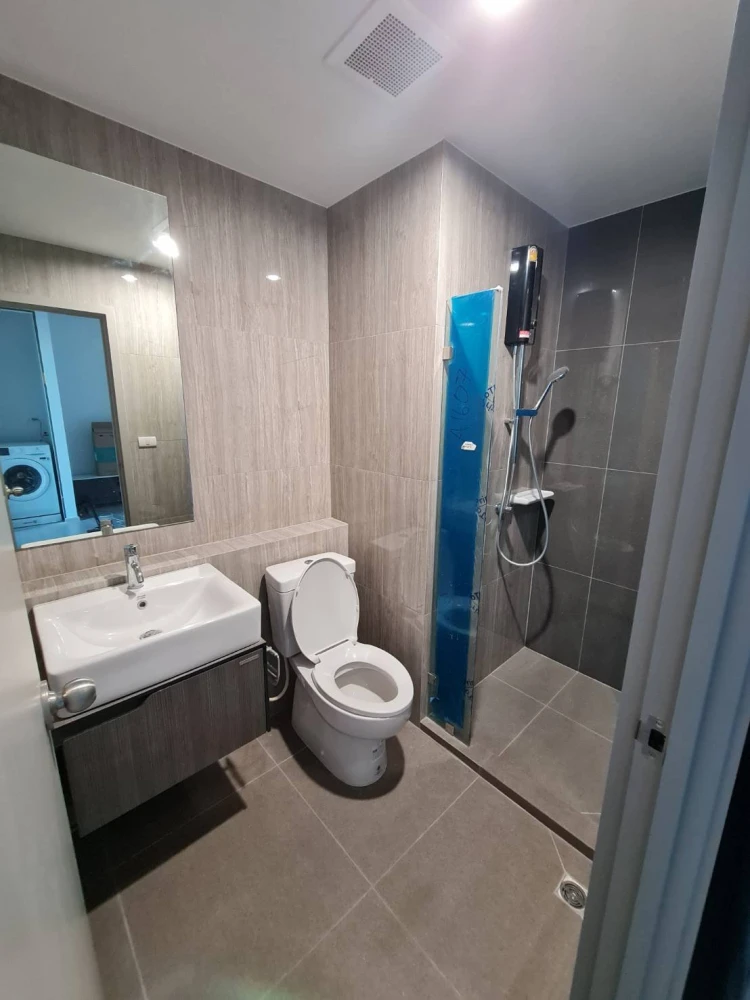 Selling 6 comfortable high-floor units at The Parkland Phetkasem 56. Fully furnished with complete amenities. Book now!