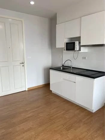 Selling a unit at The Parkland Ratchada-Wongsawang, 14th floor, fully furnished. Don't miss this opportunity!