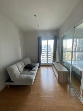 Selling a unit at The Parkland Ratchada-Wongsawang, 14th floor, fully furnished. Don't miss this opportunity!