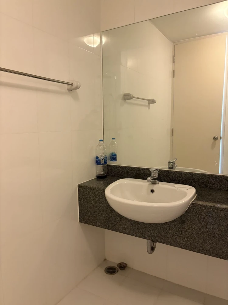 For sale: The Parkland Srinakarin Lakeside, 12th floor, fully furnished, ready to move in, reserve now, urgently.