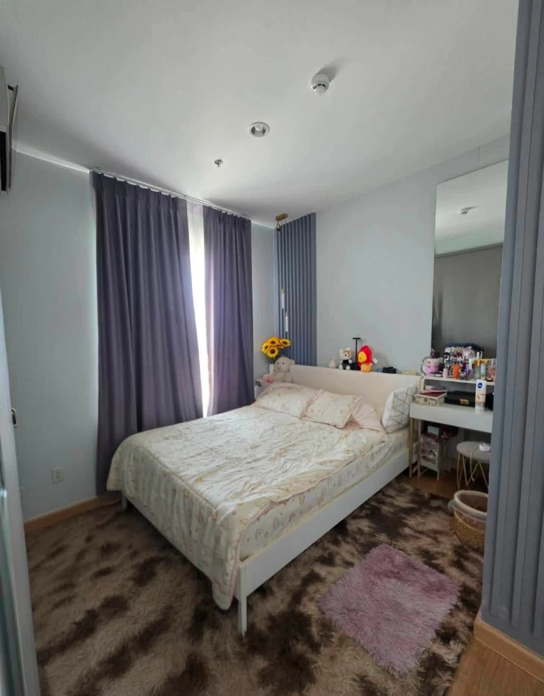 Selling The Parkland Srinakarin Lakeside, Building 1, 19th floor. Fully furnished with appliances. Don't miss out!