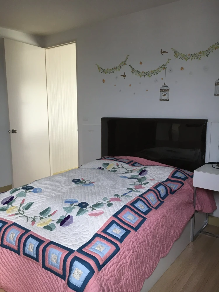 Selling The Parkland Srinakarin Lakeside. Spacious unit with ample living space, beautiful view, and fully furnished. Don't miss out!