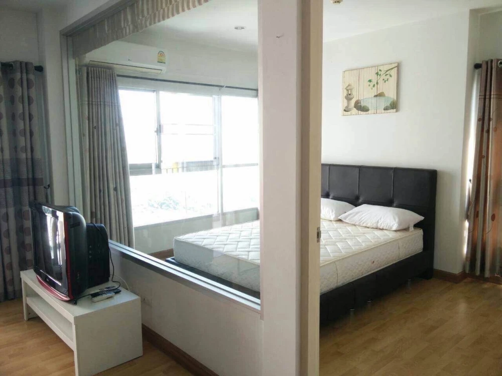 For sale: The Parkland Taksin-Thapra, corner room, not crowded, lots of usable space, complete facilities, hurry and book now!