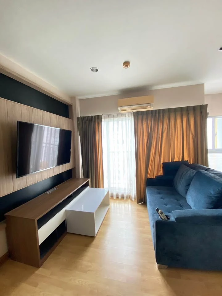Selling The Parkland Taksin-Thapra unit. Beautifully decorated and fully furnished with high-quality wallpaper. Book now!