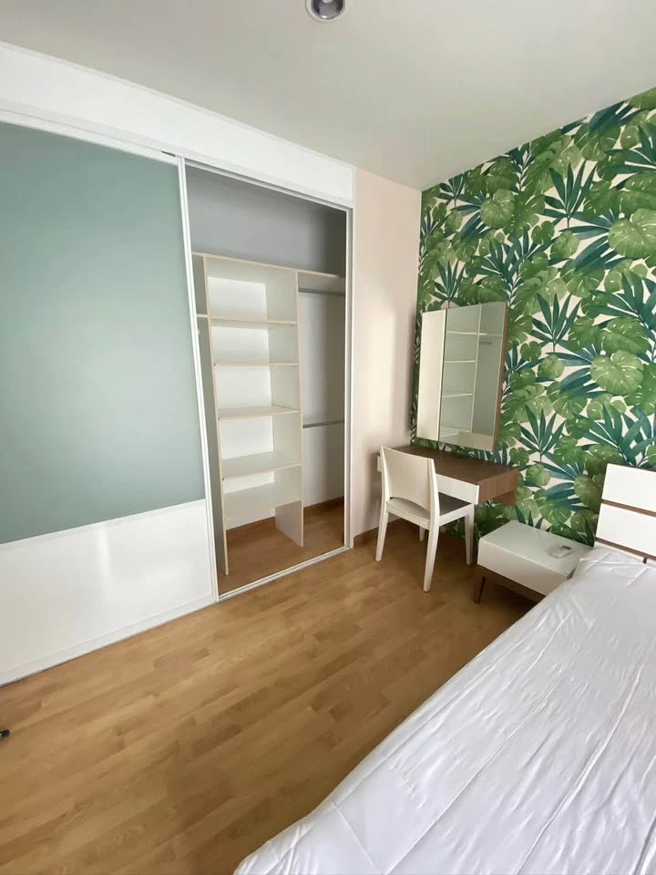Selling The Parkland Taksin-Thapra unit. Beautifully decorated and fully furnished with high-quality wallpaper. Book now!