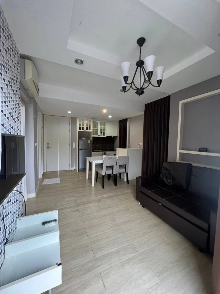 For sale: The Patio Bangsaen, corner unit with privacy, nice wallpaper, fully furnished, reserve now!