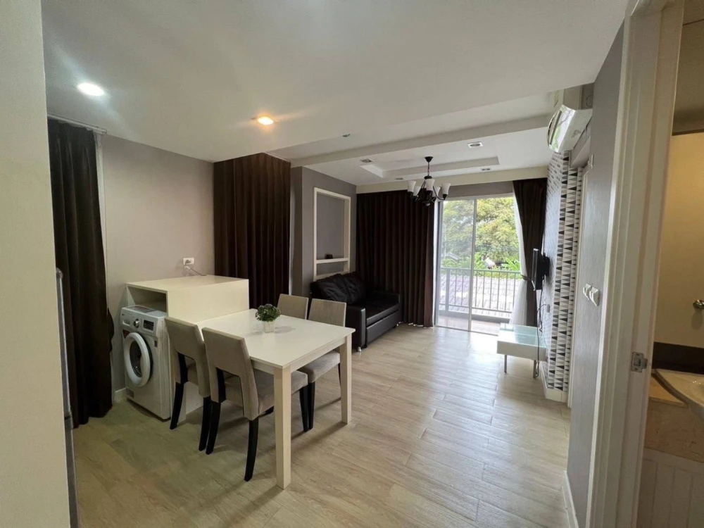 For sale: The Patio Bangsaen, corner unit with privacy, nice wallpaper, fully furnished, reserve now!