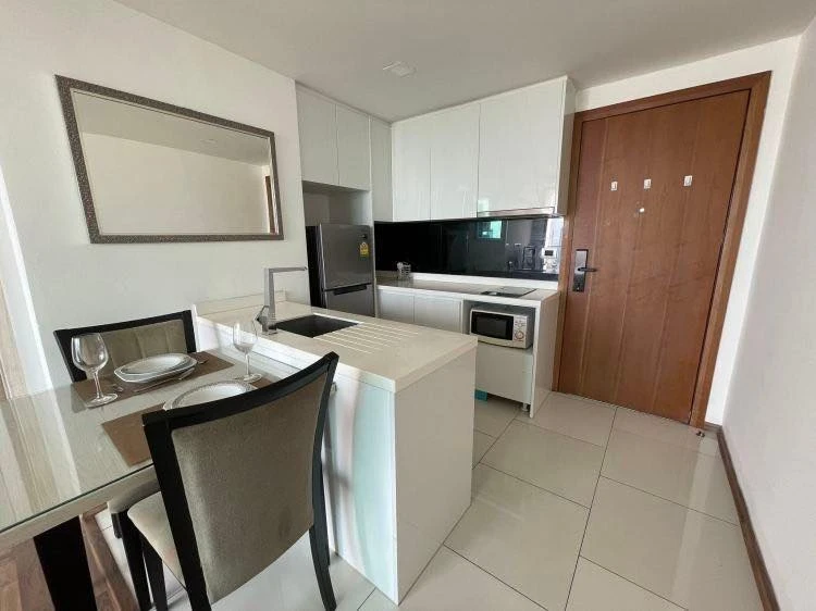 Selling The Peak Tower rooms. Large, spacious, and very comfortable with amazing sea views. Book now to secure your unit!
