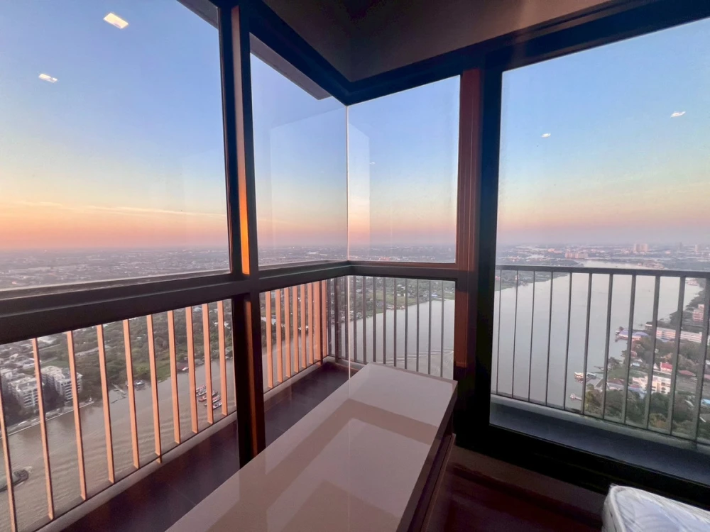 Selling The Politan Aqua, 2 bedrooms, corner unit, with Chao Phraya River view. Book now!
