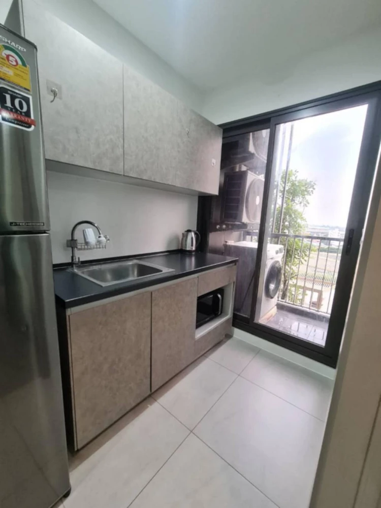 For sale: The Politan Aqua, 10th floor, just the right height, with city view, fully furnished, just bring your own luggage and move in.
