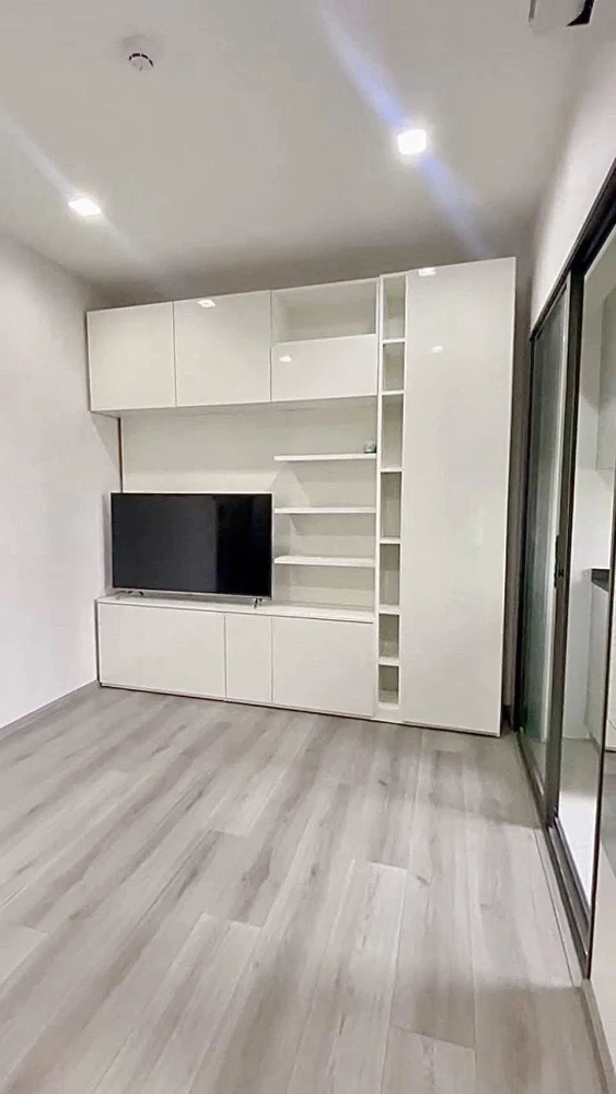 For sale: The Politan Aqua, a nice room, good location, fully furnished, river view, don't miss out on this great deal.
