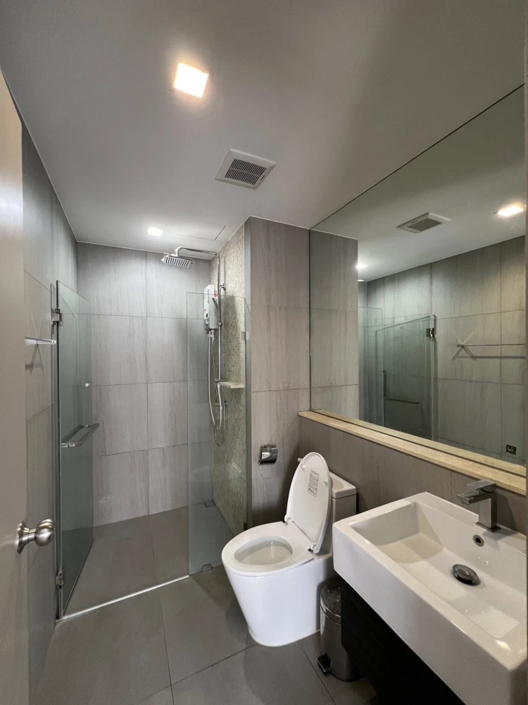 For sale: The Politan Aqua, empty room with excellent built-in furniture, great location, Chao Phraya River view, reserve now!