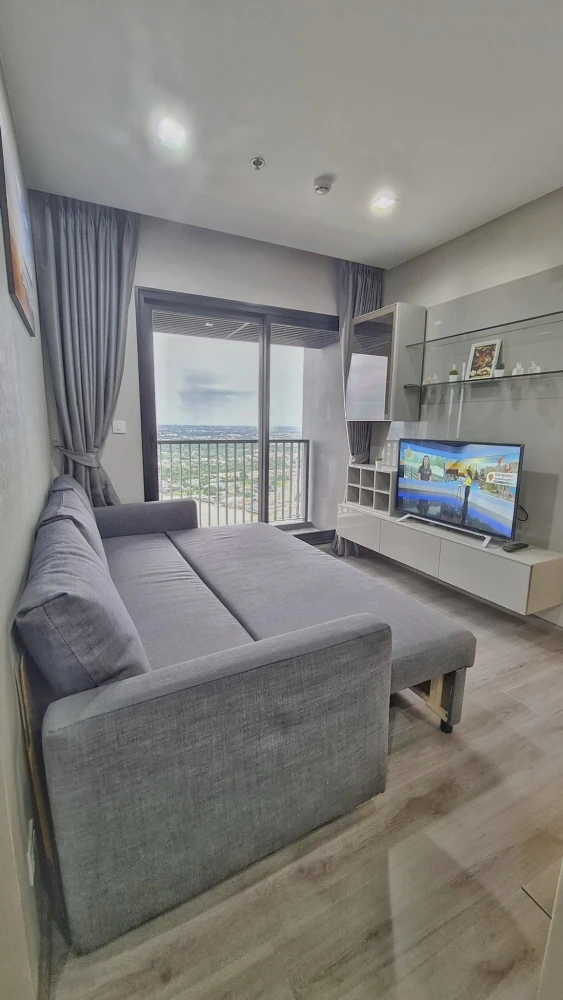For sale: The Politan Rive, 2 bedrooms, 44th floor, Chao Phraya River view, beautifully decorated room, nice to live in, book now, urgently.