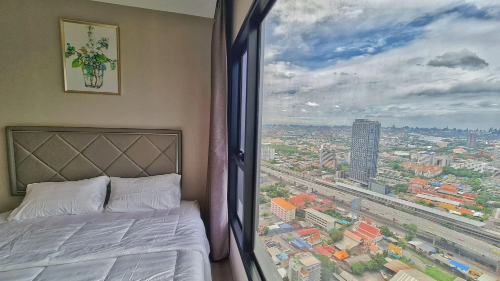 For sale: The Politan Rive, 2 bedrooms, 44th floor, Chao Phraya River view, beautifully decorated room, nice to live in, book now, urgently.