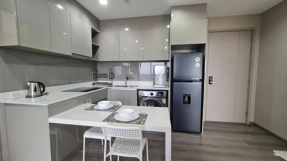 For sale: The Politan Rive, 2 bedrooms, 44th floor, Chao Phraya River view, beautifully decorated room, nice to live in, book now, urgently.
