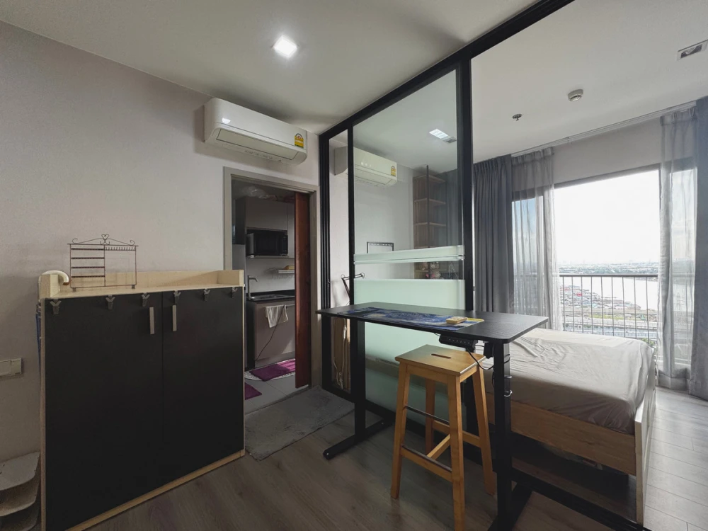 Selling The Politan Rive, 22nd floor, fully furnished and ready to move in. Book now! Don't miss out!