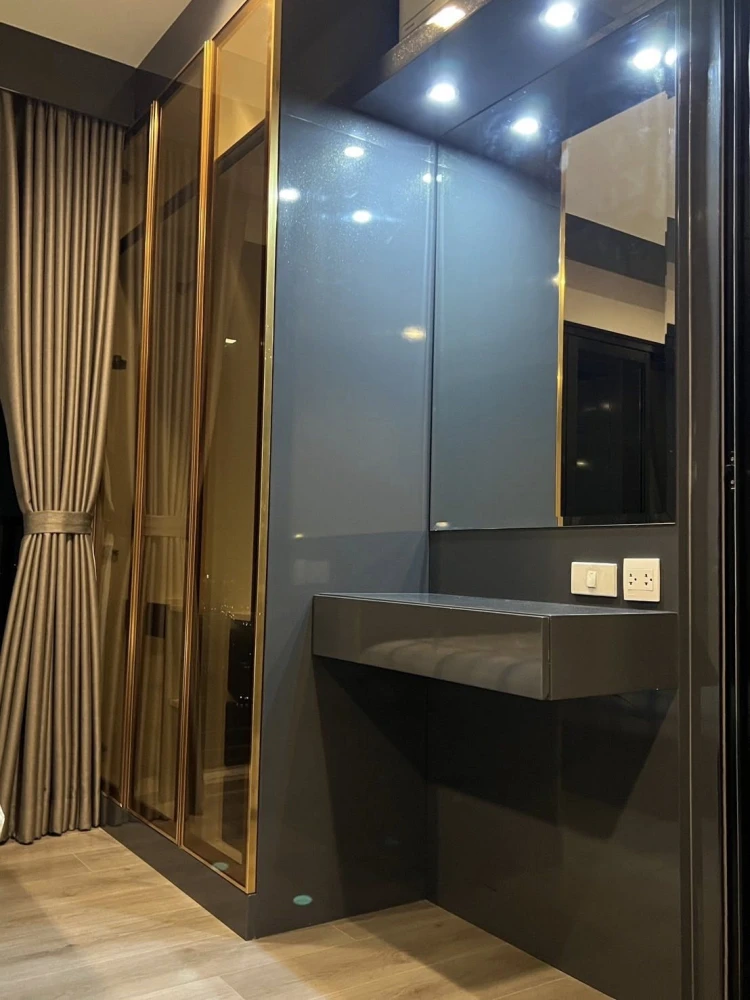 For sale or rent: The Politan Rive, 39th floor. Beautiful, fully furnished, and ready to move in. Book now, don't wait!