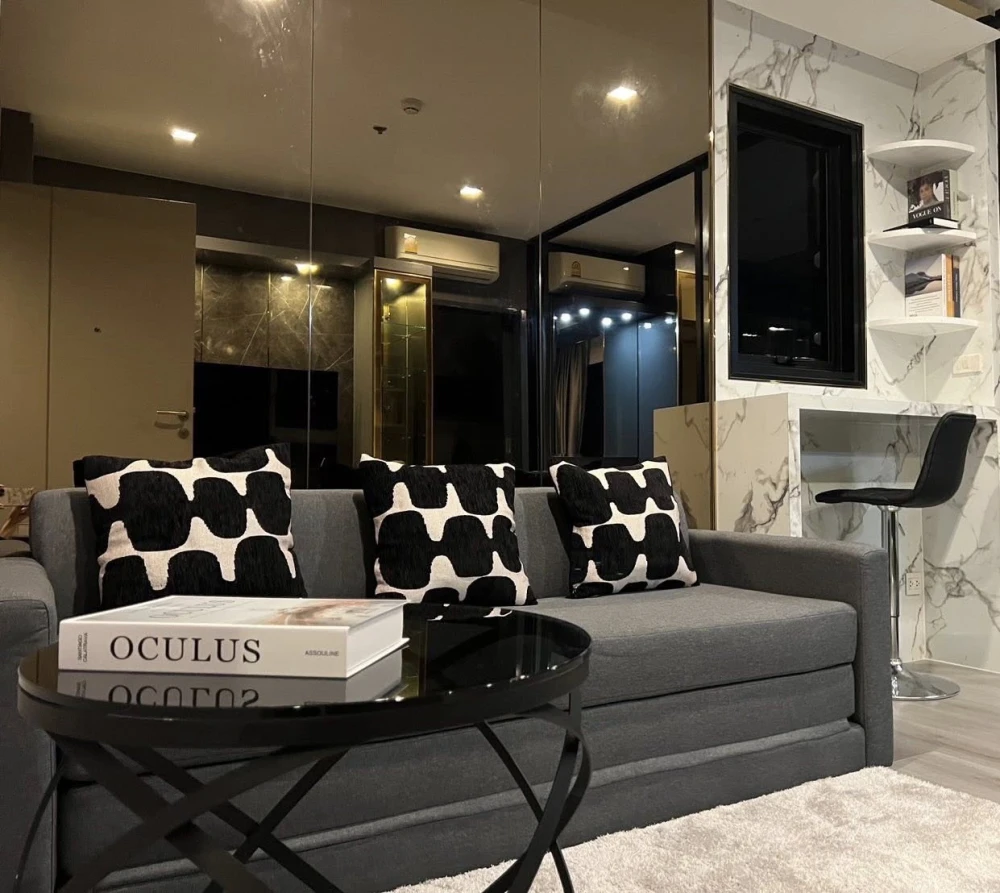 For sale or rent: The Politan Rive, 39th floor. Beautiful, fully furnished, and ready to move in. Book now, don't wait!