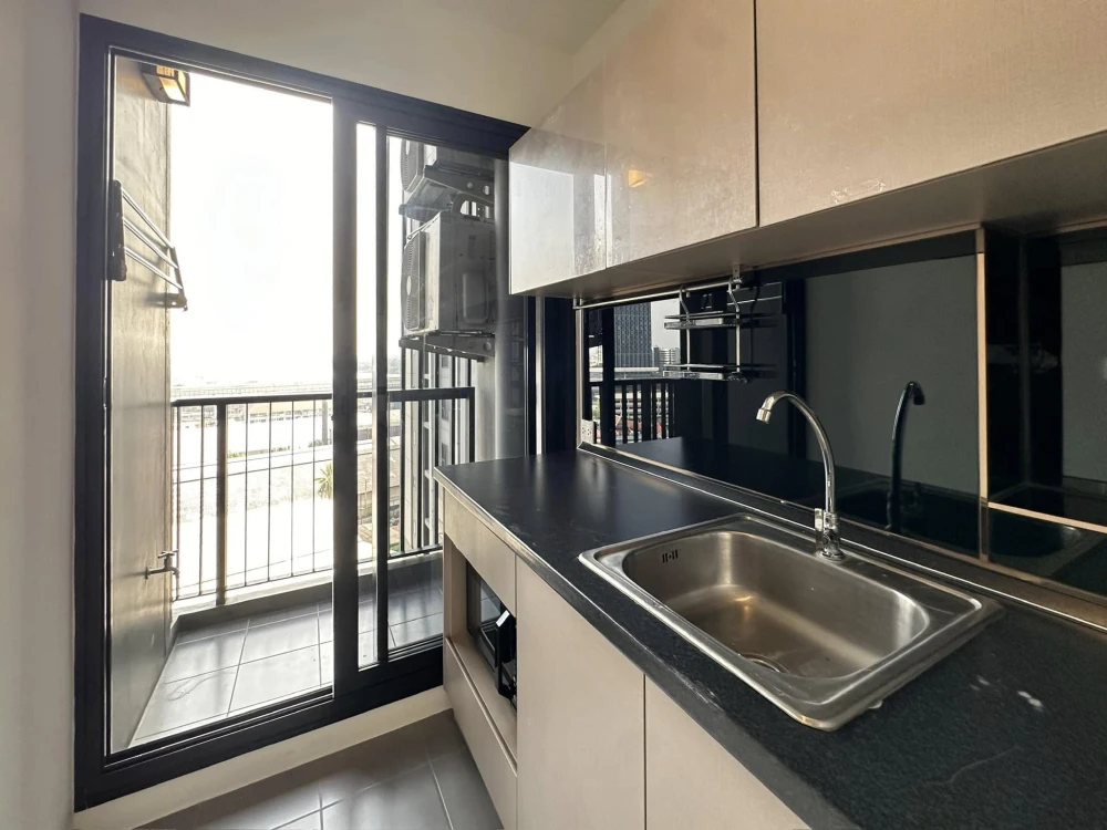 For sale: The Politan Rive, south facing, good wind, Chao Phraya River view and swimming pool, built-in decoration, Fully Furnished, Luxury, reserve n