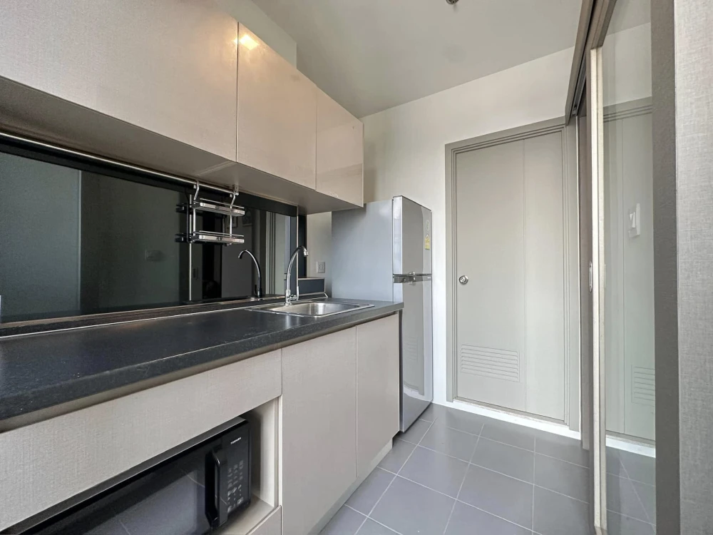 For sale: The Politan Rive, south facing, good wind, Chao Phraya River view and swimming pool, built-in decoration, Fully Furnished, Luxury, reserve n