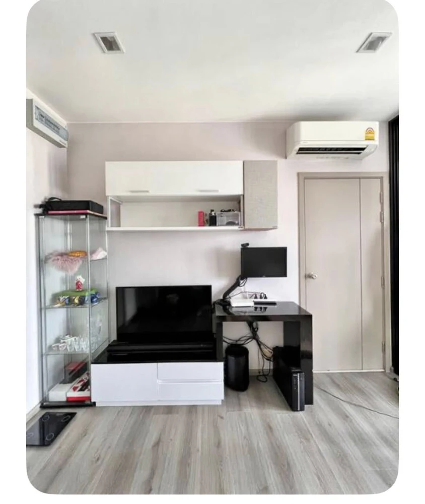 Selling the Politan Rive, a room with built-in cabinets, beautiful city view, no blocked views, ready to book now.