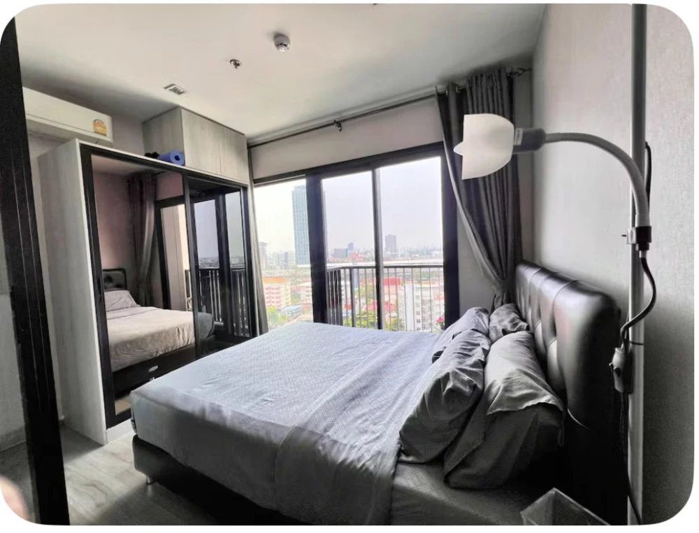Selling the Politan Rive, a room with built-in cabinets, beautiful city view, no blocked views, ready to book now.
