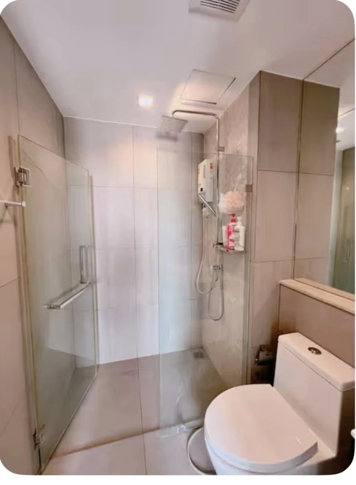Selling the Politan Rive, a room with built-in cabinets, beautiful city view, no blocked views, ready to book now.