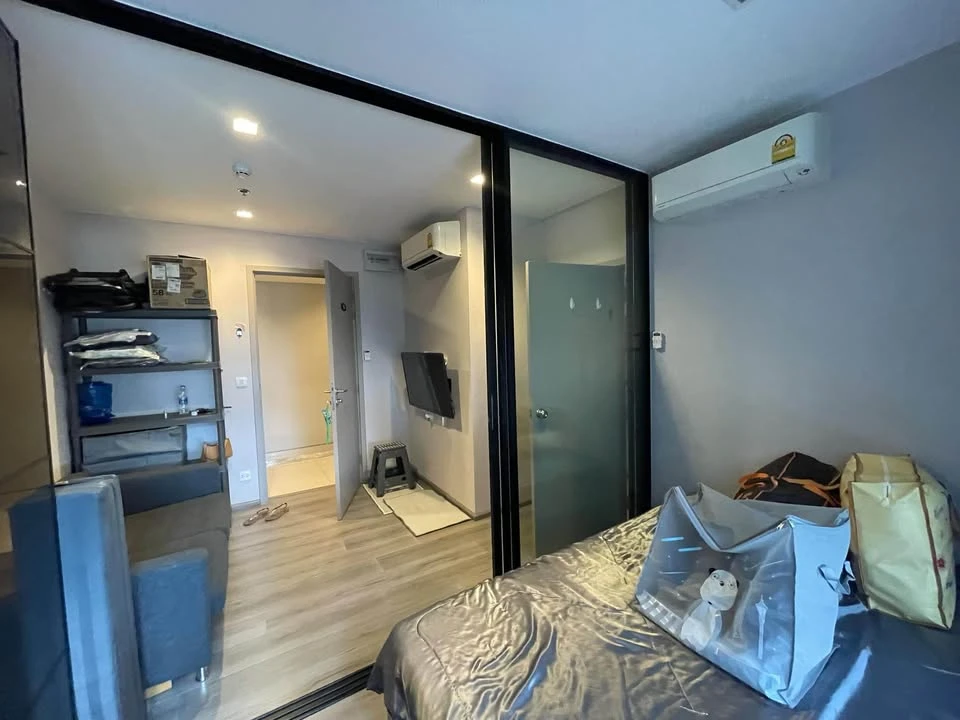 Selling The Politan Rive, corner unit, less crowded, full amenities. Don't just look, reserve it!